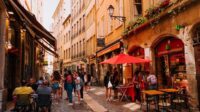 lyon-Lyon-Menguak