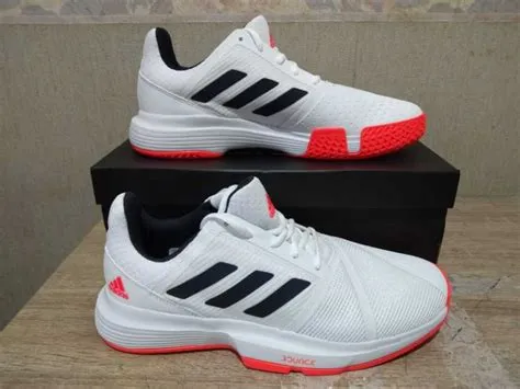 sepatu-tenis-adidas-indoor-Sepatu-Tenis